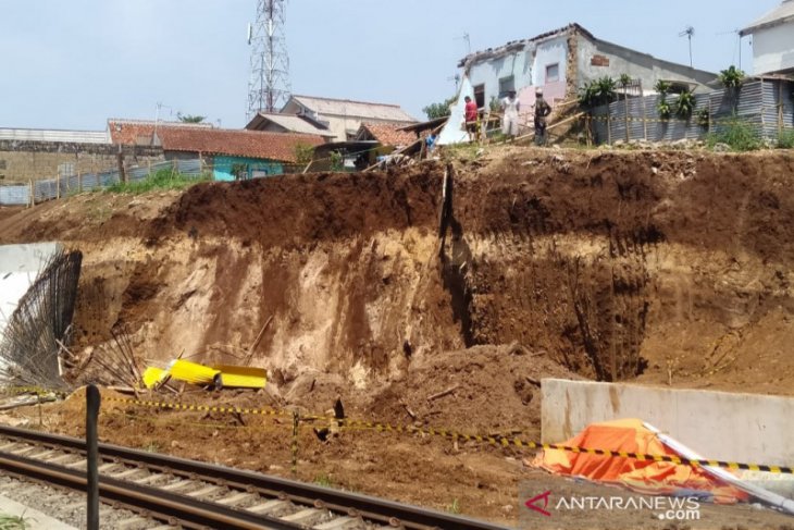 Longsor di Cigombong kembali ganggu perjalanan KA Bogor-Sukabumi
