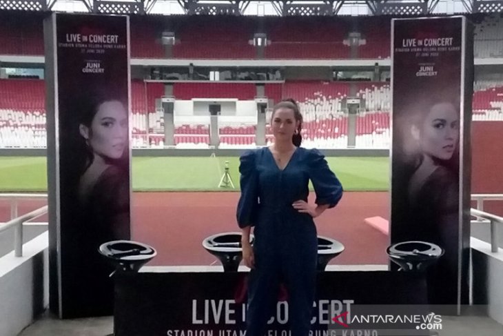 Raisa tunda konser di GBK pada November 2020 karena corona