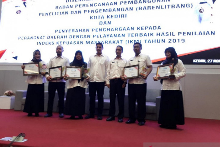 Wali Kota Kediri anjurkan camat-lurah hidupkan ekonomi warga