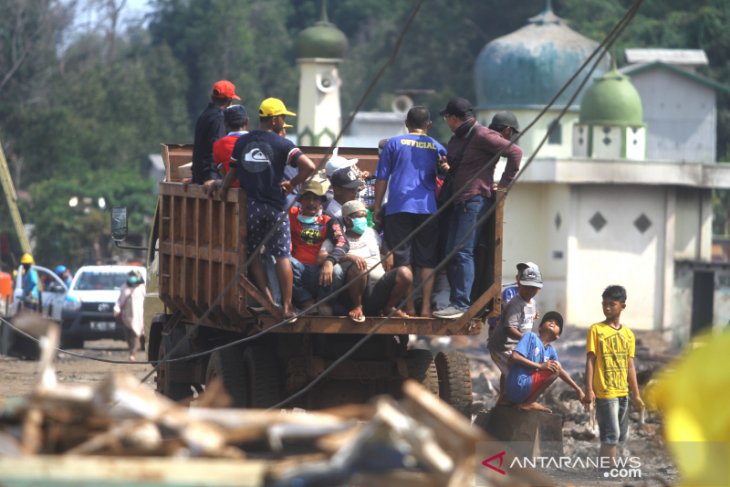 Aktivitas warga Di Desa Sungai Bali