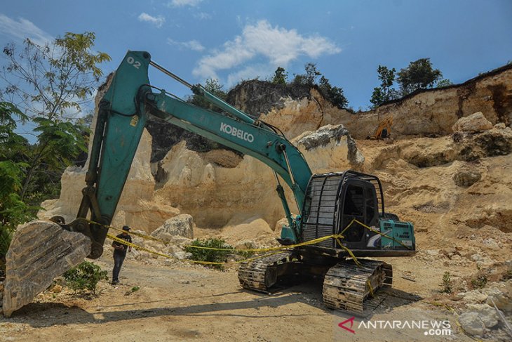 Tambang Kapur Ilegal di Pangandaran