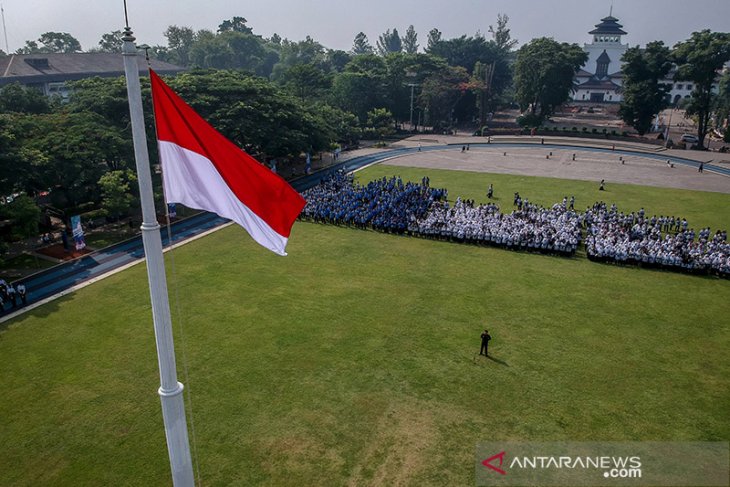 Peringatan Hari Guru di Bandung