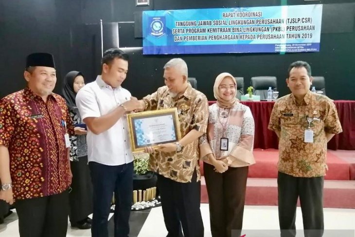 AP 2 Bandara Depati Amir terima penghargaan CSR dari Pemprov Babel