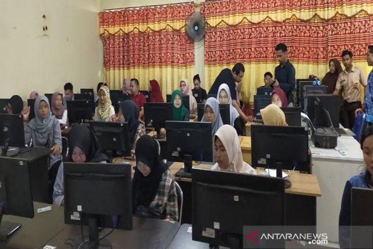 285 peserta CPNS Barito Utara ikuti simulasi CAT