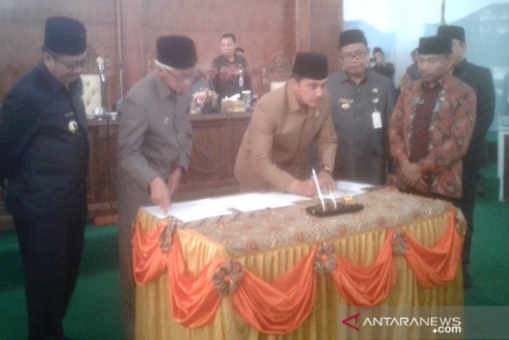APBD Rejang Lebong disahkan dalam kondisi defisit Rp70 miliar