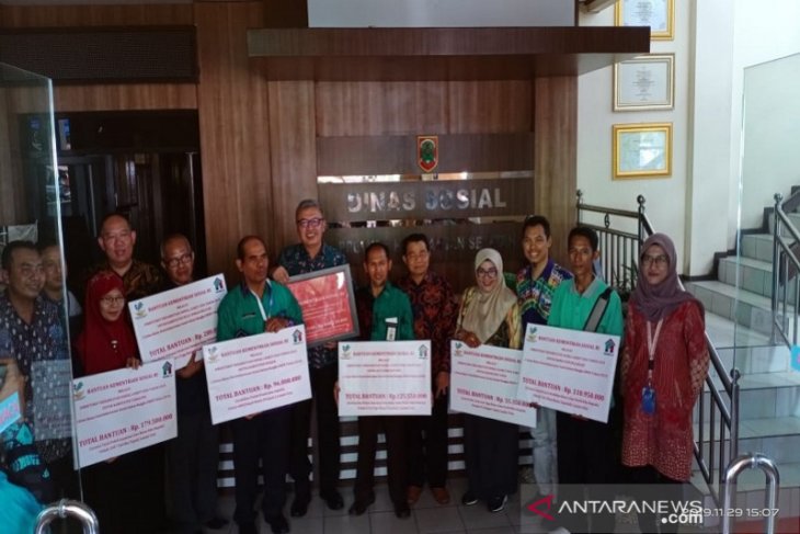 Sahabat Balangan Centre terima bantuan dari Kemensos RI