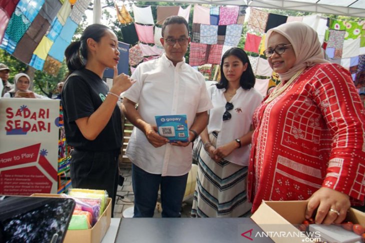 Melalui GoPay, Gojek Mempermudah Pembayaran di Pasar Raia