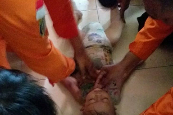Seorang balita perempuan meninggal setelah ditemukan di parit kecil