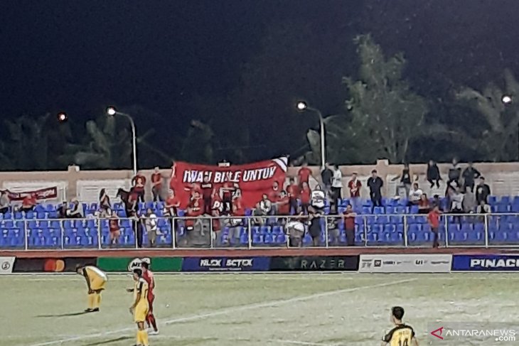 Demi saksikan timnas U-22, suporter Indonesia di Filipina cuti