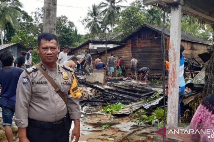 Rumah Sabirun di Batang Toru habis terbakar
