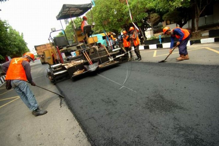 Pengaspalan dari bahan baku plastik