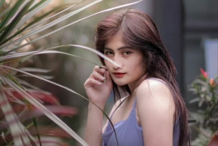 Model Desy Nurhakiki meninggal kejang-kejang di mobil, berikut penjelasan keluarga