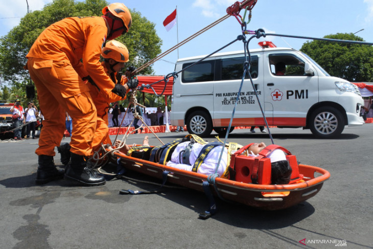PMI Jember salurkan bantuan obat-obatan untuk TNI yang bertugas di Papua
