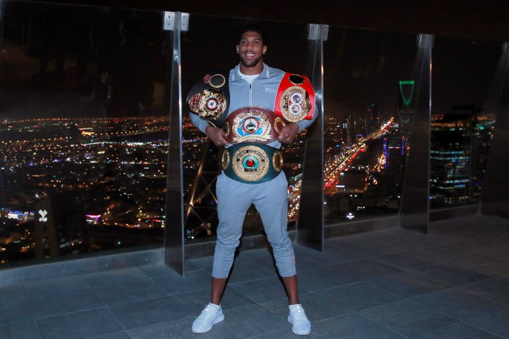 Dampak corona, Laga tinju kelas berat Joshua vs Pulev ditunda