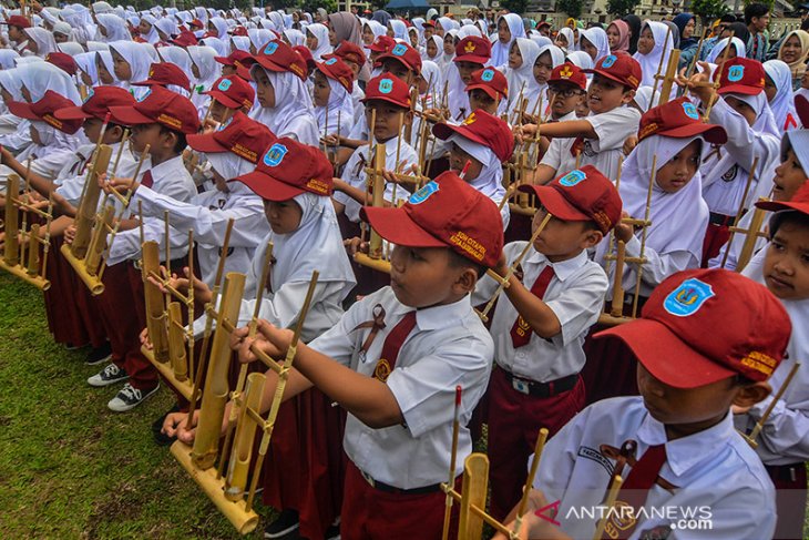 Peringatan Hari Angklung Sedunia