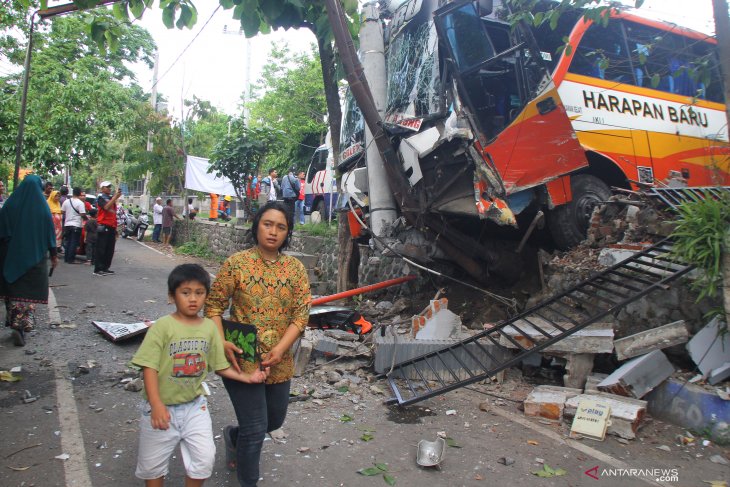 Kecelakaan beruntun di Malang