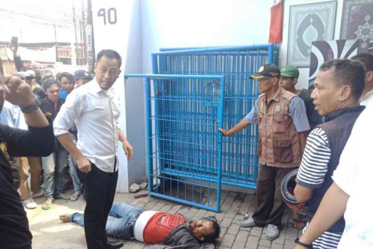 Seorang pelaku curanmor tewas mengenaskan dihakimi warga
