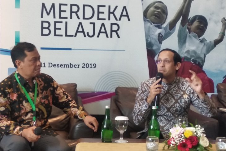 Mendikbud Nadiem Anwar Makarim ganti ujian nasional dengan penilaian kompetensi