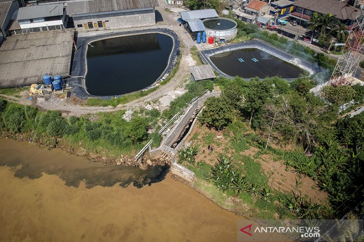 Limbah industri di sungai Citarum 