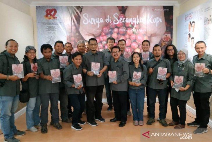 HUT Ke-82, LKBN ANTARA Biro Jatim luncurkan buku