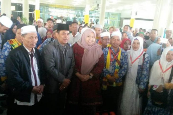 Bupati Muarojambi umrohkan qori juara I MTQ tingkat Provinsi Jambi
