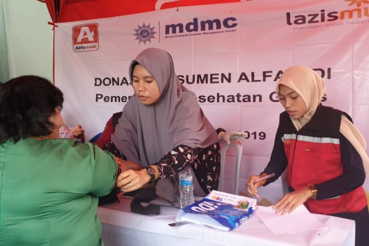 Alfamidi gelar pemeriksaan kesehatan gratis kepada warga Ambon dan konsumen