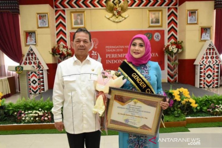 Ketua PKK Tapanuli Selatan dinobatkan sebagai