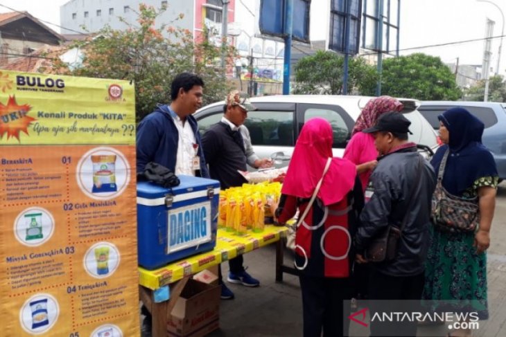 Bulog-Disperindag gelar operasi pasar murah di Tangerang
