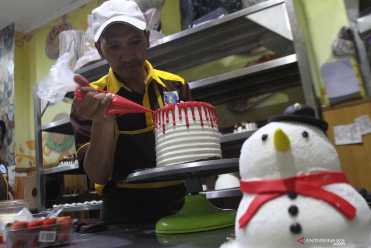 Permintaan kue natal meningkat 