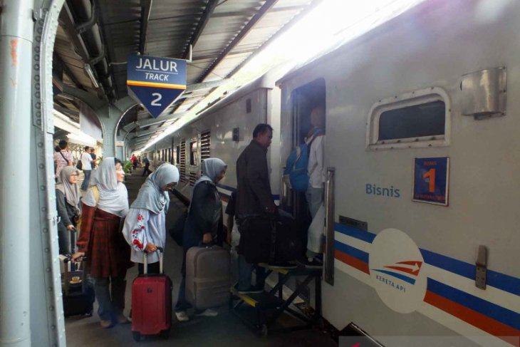 Penumpang KA jarak jauh diperkirakan terus meningkat