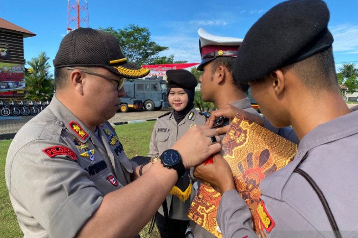 Polsek Singkawang Selatan ajak pengendara istirahat di pos pengamanan Bundaran Sakok