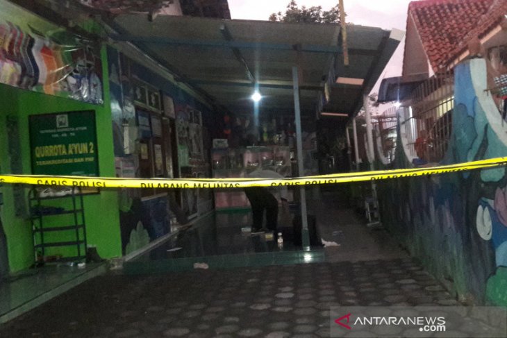 Densus geledah sebuah PAUD di Sleman