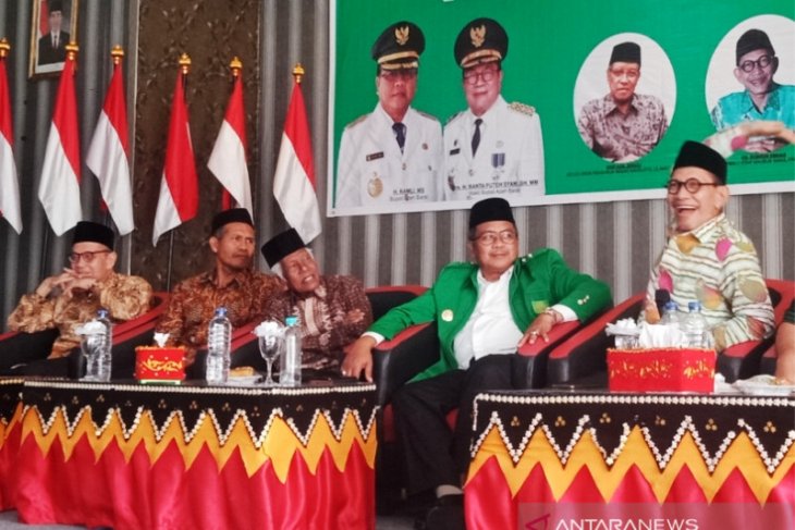 Stafsus Wapres: hoaks, isu masjid dijaga polisi