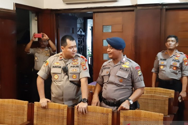 Kepolisian lakukan sterilisasi gereja di Jakarta Pusat