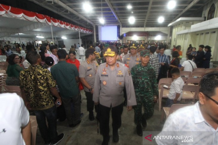 Kapolda Kalsel Tinjau Pengamanan Gereja