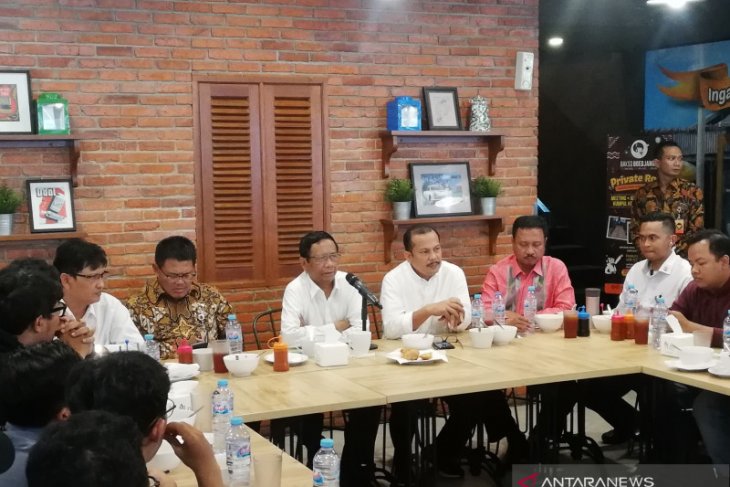 Terkait isu Wabup Nduga mundur, Mahfud: kemungkinan sebagai manuver politik biasa