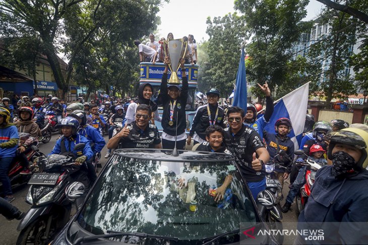 Arak arakan juara liga 1 putri 