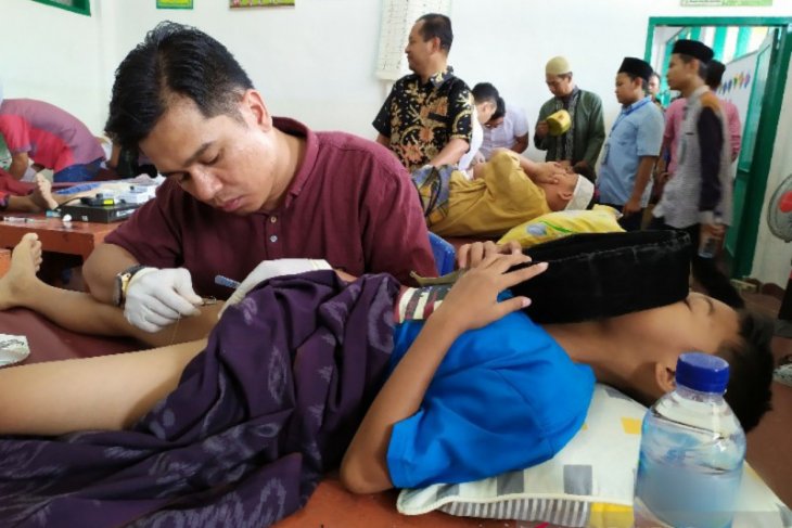 Alumni Madrasah Nurul Islam Pematangsiantar gelar khitan massal