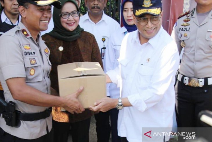 Bupati Bogor serahkan hasil kajian Jalur Puncak Dua kepada Menhub