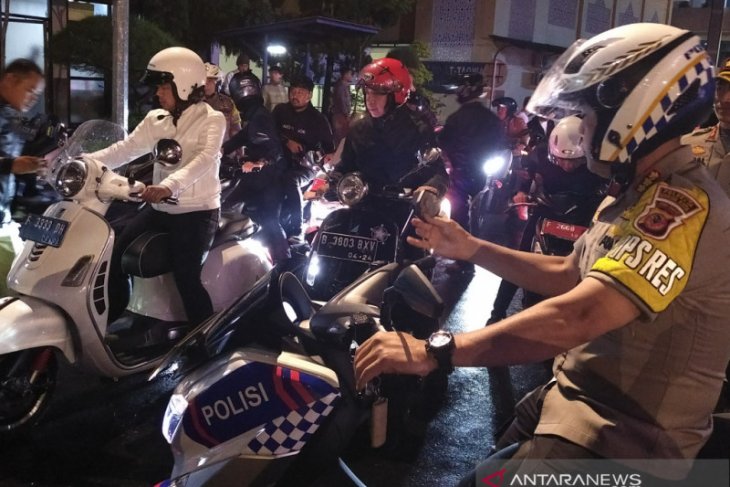 Bima Arya patroli gunakan motor pantau malam tahun baru