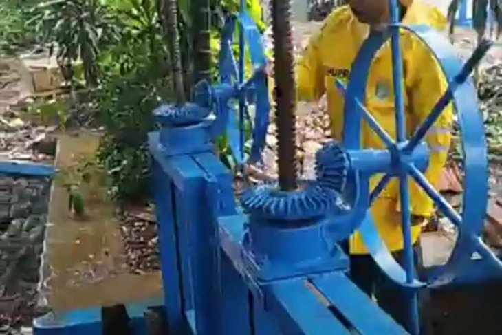 Wali Kota Tangerang buka sendiri pintu air untuk tanggulangi banjir