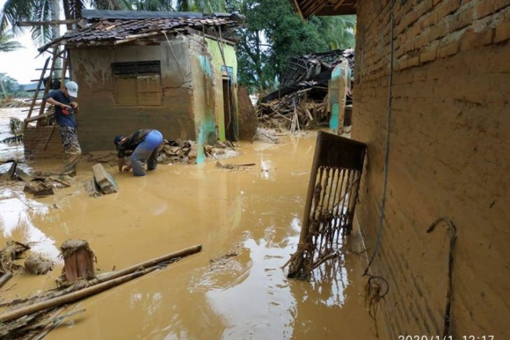 Dampak hujan lebat, Jakarta dan sejumlah daerah berpotensi banjir