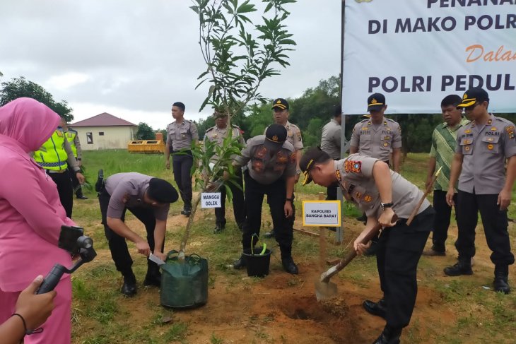 Polres Bangka Barat hijaukan lahan kosong
