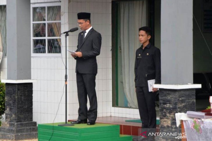 HAB Kemenag ditandai penyerahan satya lencana