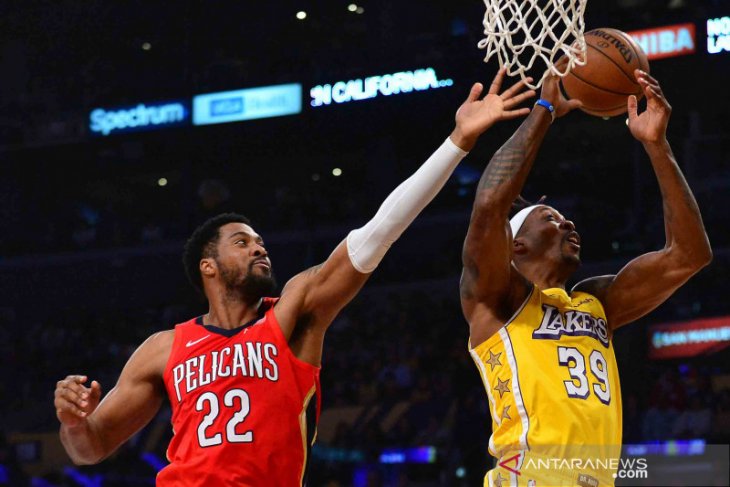 Pemain Lakers Howard berduka