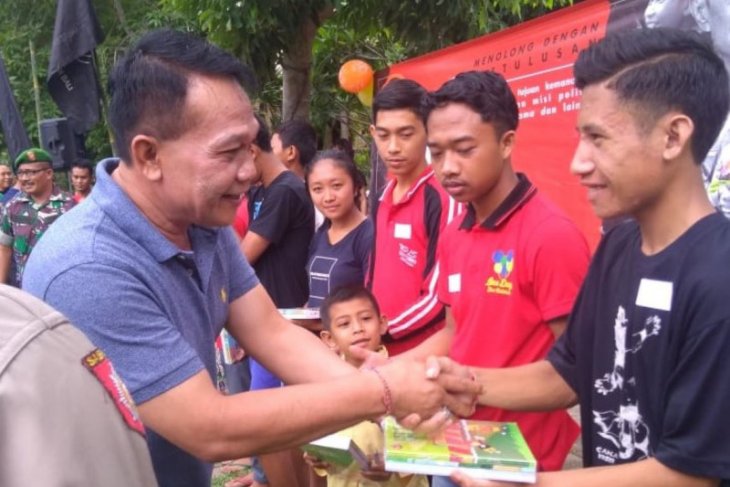 Dinsos P3A Bali berikan bantuan untuk 250 anak kurang mampu