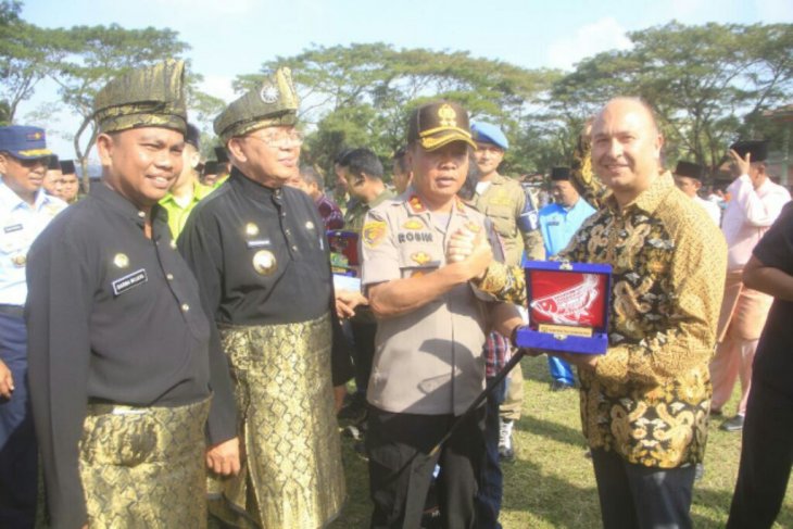 Regal Springs dapat dua penghargaan dari Pemkab Sergai