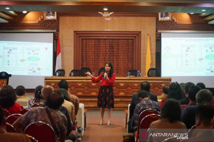 DLHK sosialisasikan pengolahan sampah pada masyarakat Denpasar