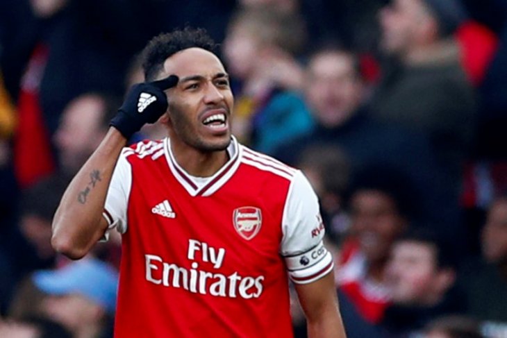 Aubameyang berusaha keras antarkan Arsenal ke puncak