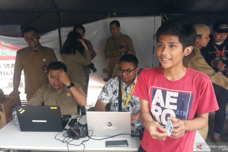 Mendagri tinjau layanan dukcapil di pengungsian